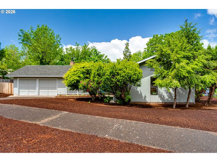 Property Photo:  2200 Brittany St  OR 97405 