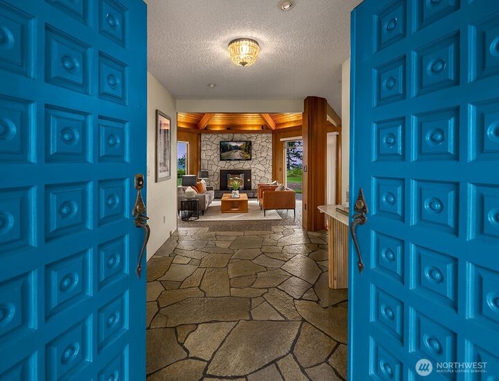 Property Photo: 1320 Silver Springs Way WA 98292