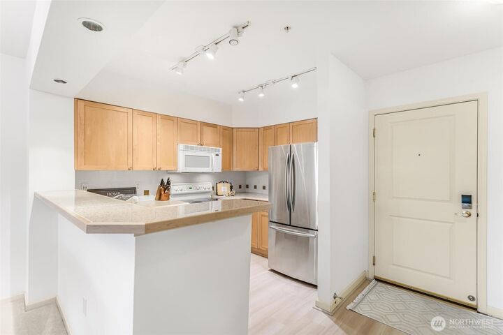 Property Photo: 1525 NW 57th Street 302 WA 98107