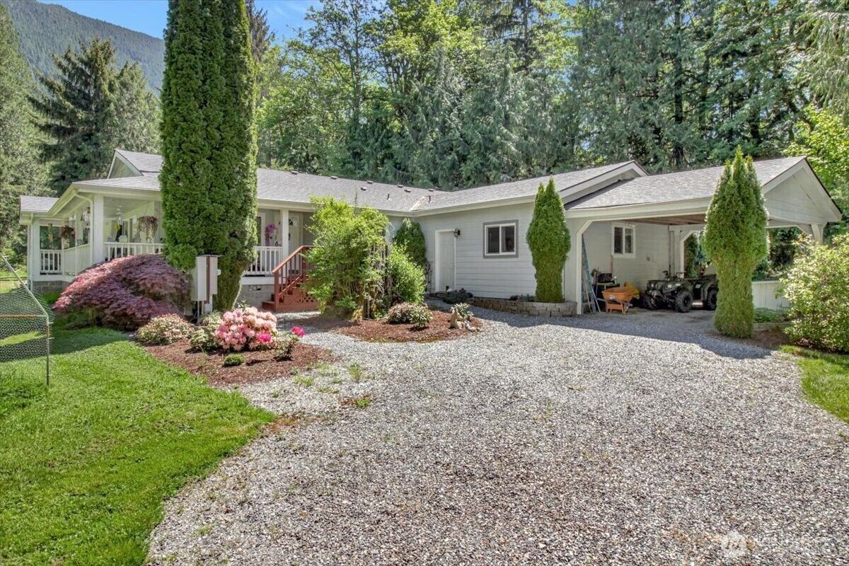 Property Photo:  21103  252nd Street NE  WA 98223 