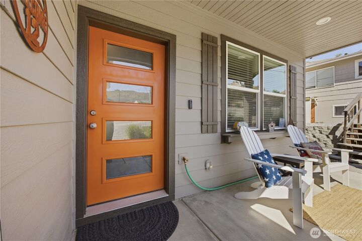 Property Photo:  609 N Bradley Street  WA 98816 
