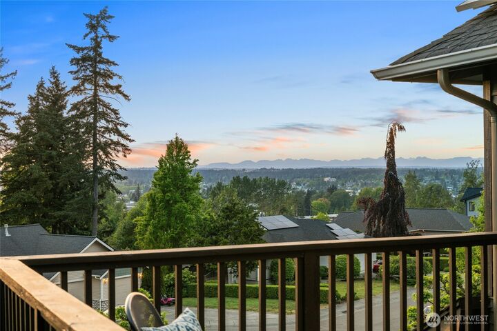 Property Photo:  1405  Edwards Street  WA 98229 