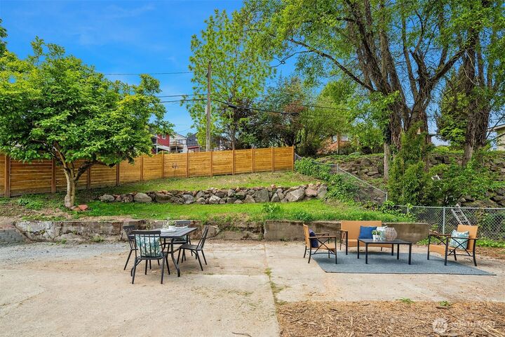 Property Photo:  9275  Renton Avenue S  WA 98118 