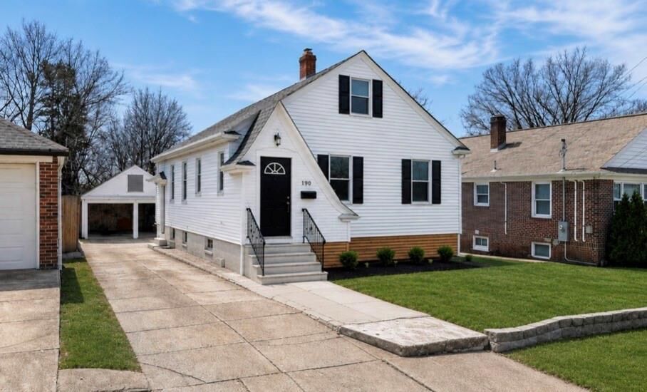 Property Photo:  190 Wardlaw Avenue  RI 02908 