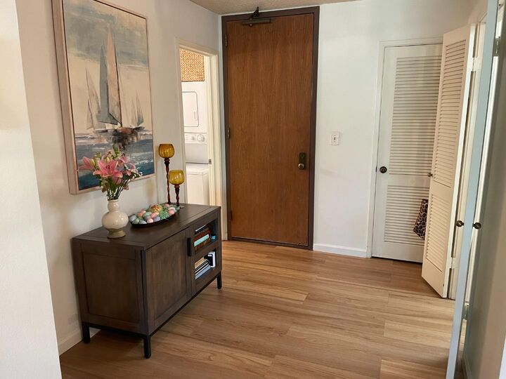 Property Photo:  2140 Santa Cruz Avenue 203  CA 94025 