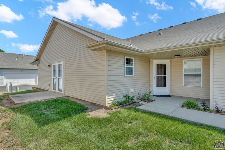 Property Photo:  5504 SW Cantabella St  KS 66614 