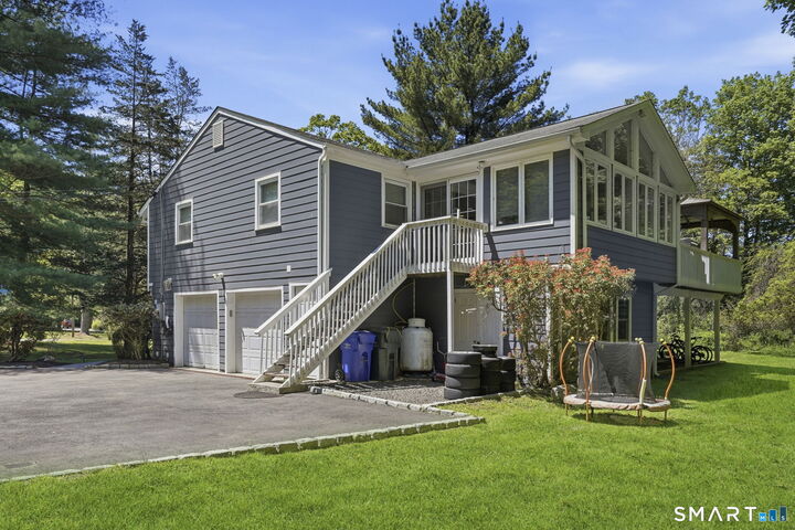Property Photo:  22 Cobblestone Place  CT 06897 