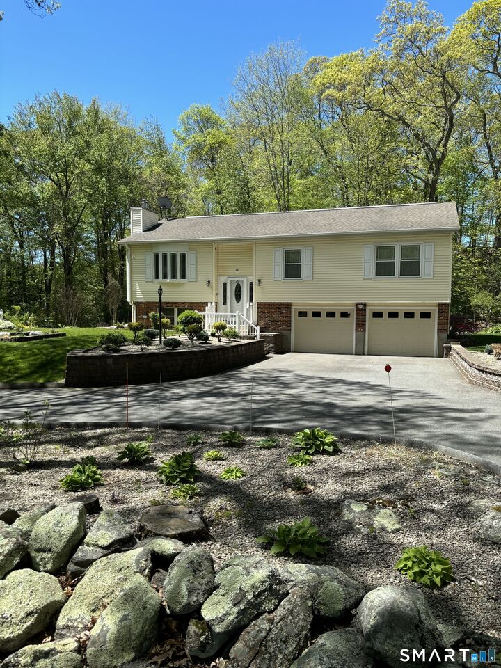 Property Photo:  16 Kings Highway  CT 06335 