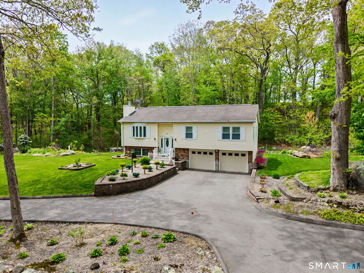 Property Photo:  16 Kings Highway  CT 06335 