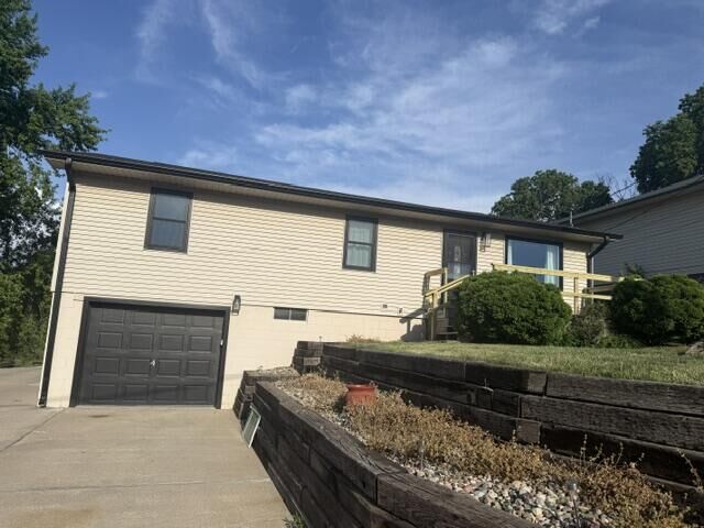 Property Photo:  304 N Elm  Street  IA 51534 