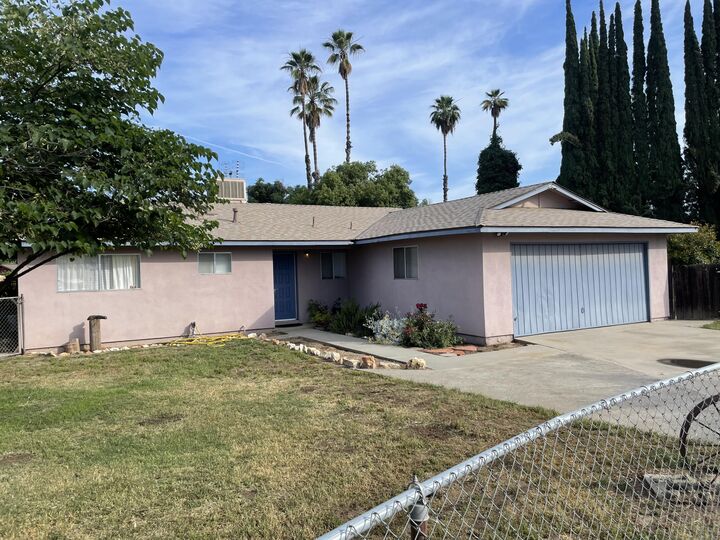 Property Photo:  374 W Ponderosa Street  CA 93223 