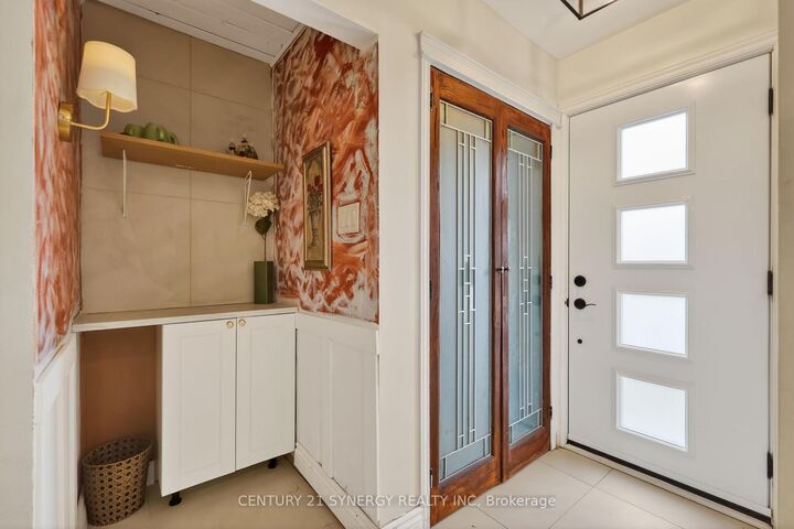 Property Photo: 2358 Joliffe Street ON K1G 1H2