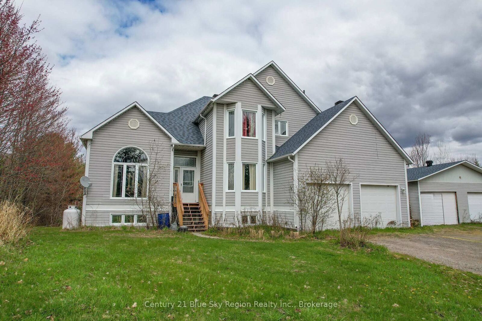 Property Photo:  879 Callander Bay Drive  ON P0H 1H0 