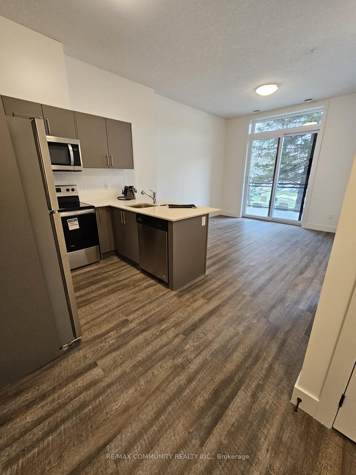 Property Photo: 107 Roger Street 106 ON N2J 0G2
