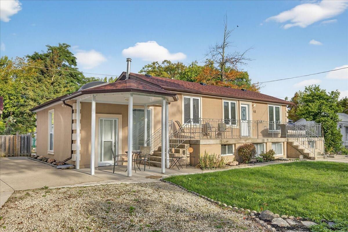 Property Photo: 44 Glenwood Drive ON L9Z 2K5