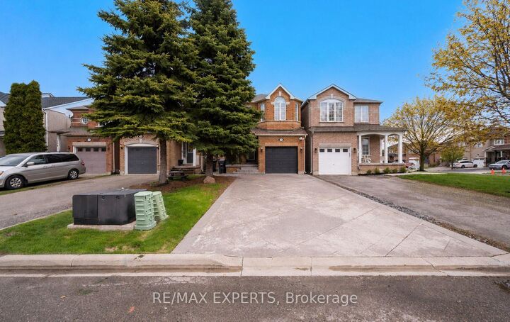 Property Photo: 118 Senator Way ON L7E 2T2