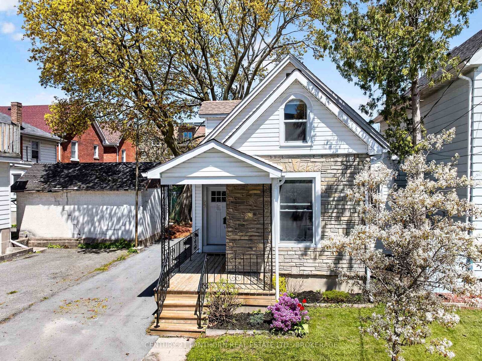Property Photo: 23 Jenkins Street ON K7K 1N4