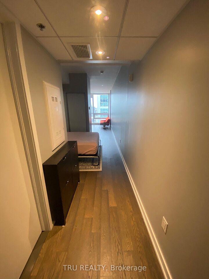 Property Photo: 199 Slater Street 1605 ON K1P 0C8