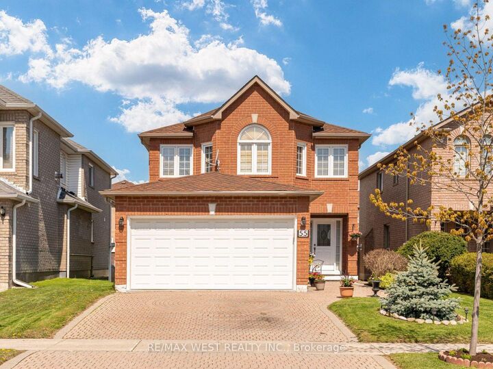 55 Pavin Crescent — photo 1