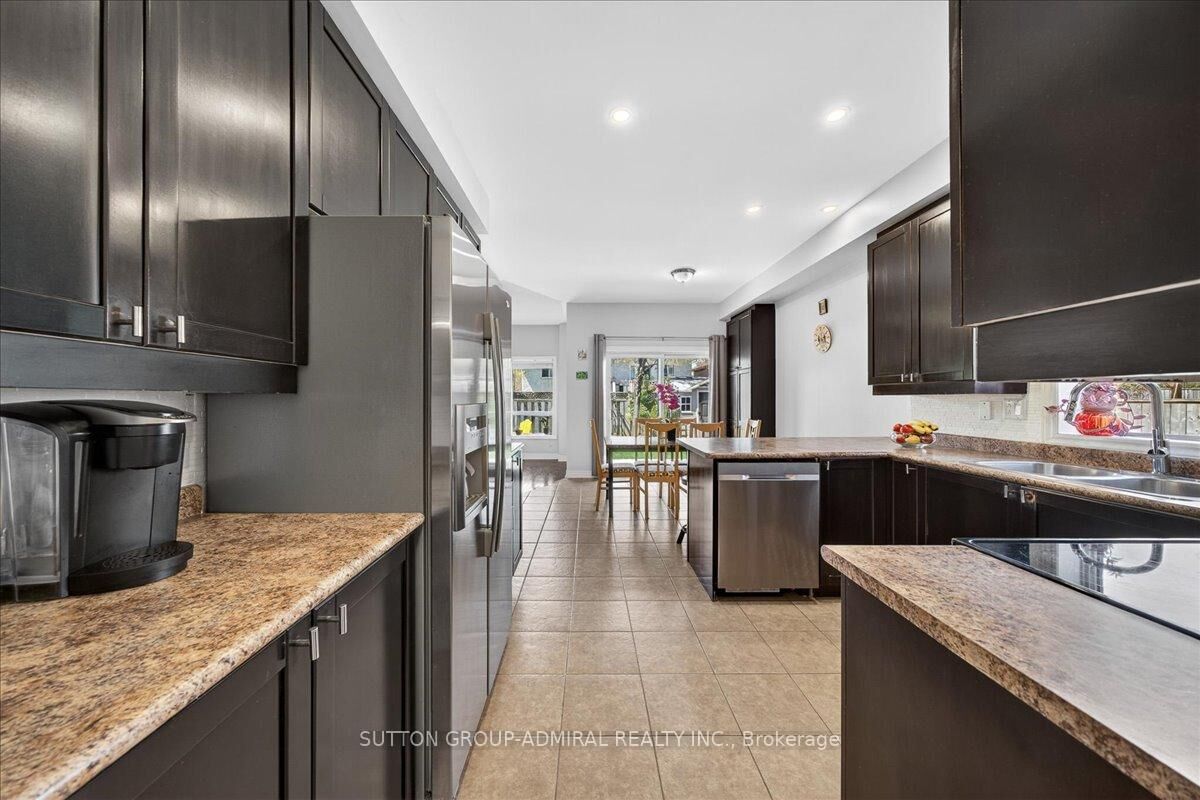 Property Photo: 6 White Crescent ON L4N 7M1