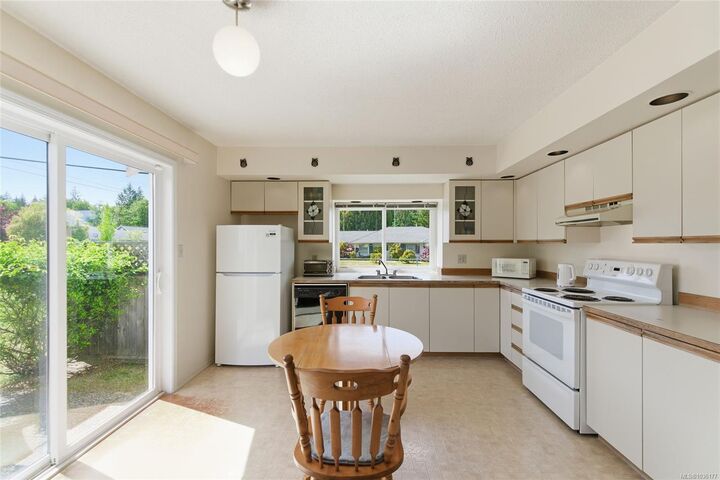 Property Photo:  670 Arbutus St  BC V9K 1K1 