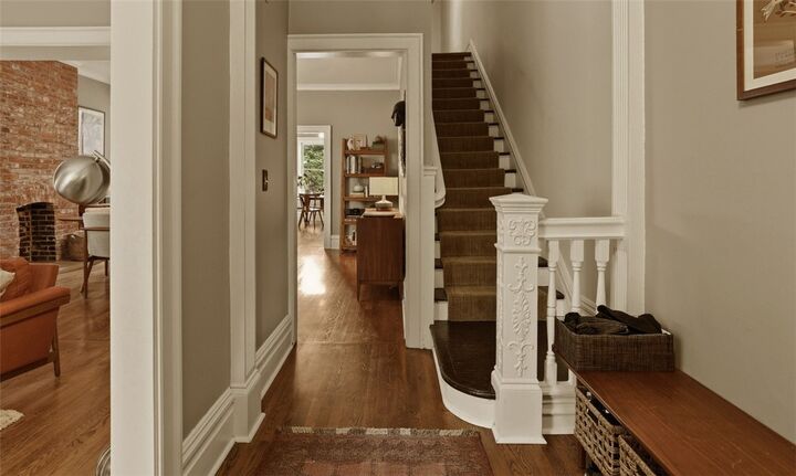 Property Photo:  1033 Murray Hill Ave  PA 15217 