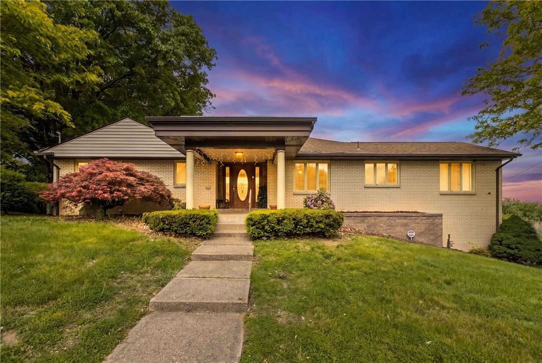Property Photo:  200 Marshall Dr  PA 15132 