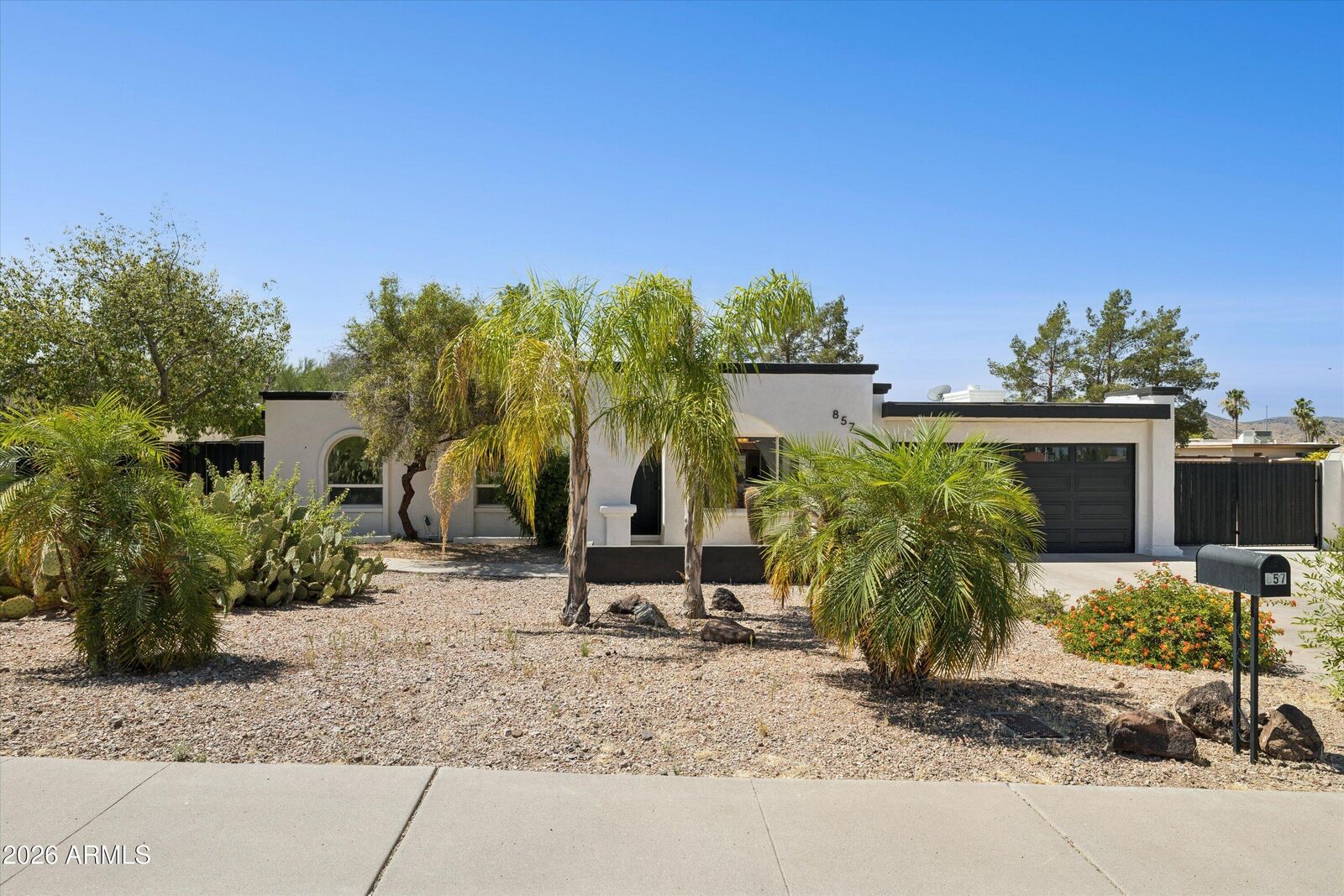 Property Photo: 857 E Coral Gables Drive AZ 85022