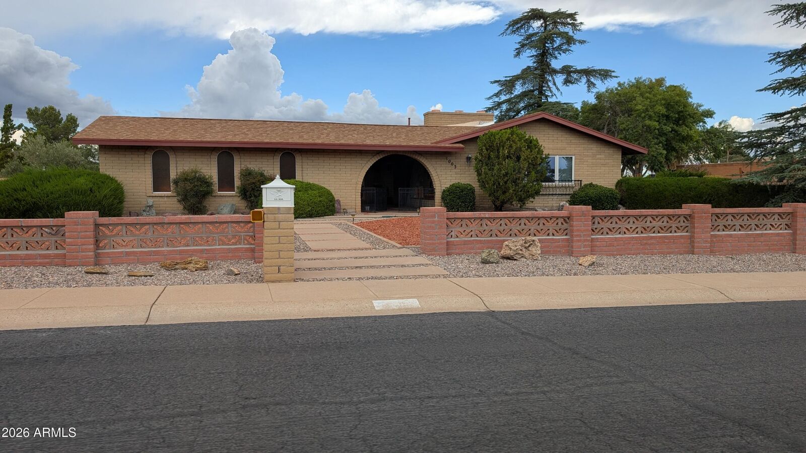 Property Photo:  1003 Canterbury Drive  AZ 85635 