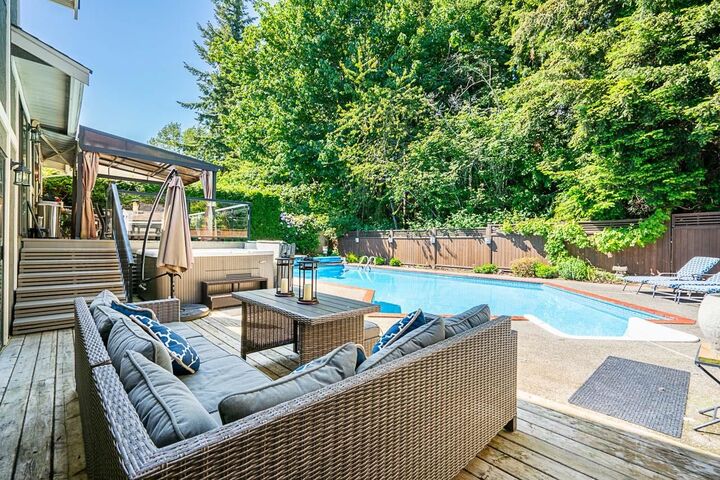 Property Photo: 14449 19A Avenue BC V4A 6X3