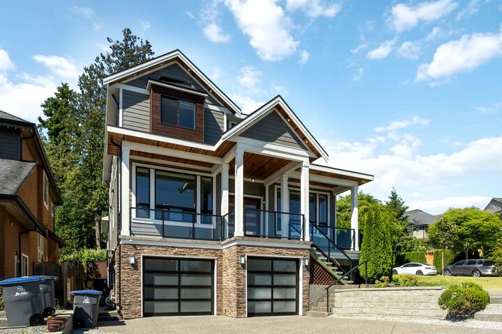 Photo de la propriété:  16345 59 Avenue  BC V3S 7A5 