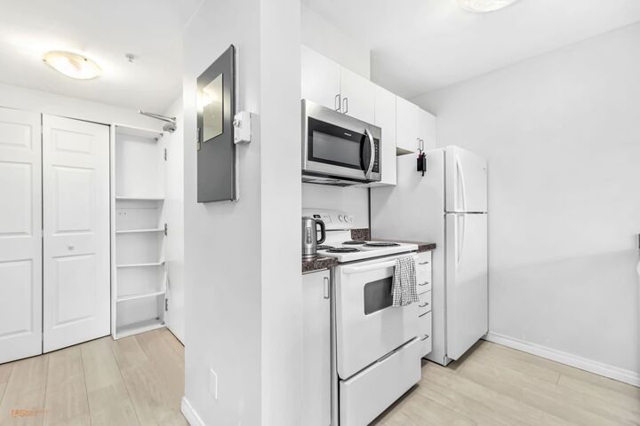 Property Photo: 438 Seymour Street 2010 BC V6B 6H4