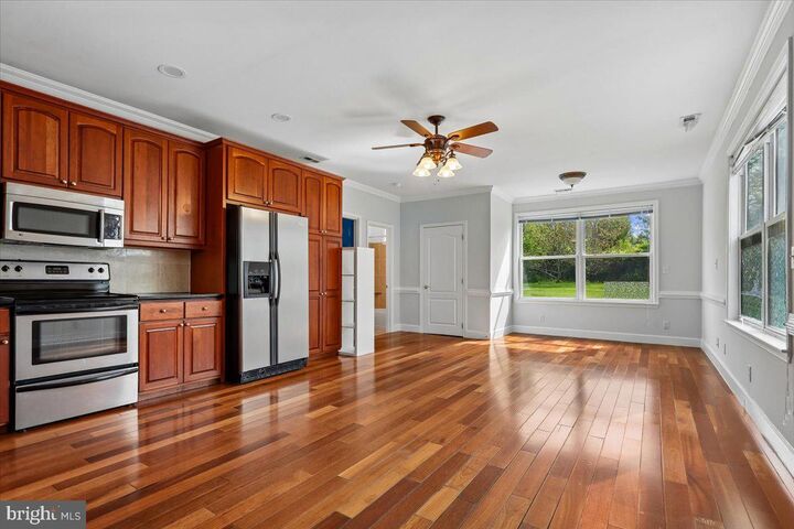 Property Photo:  15125 Braddock Road Studio Apartment  VA 20120 