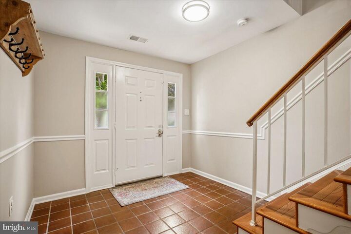 Property Photo:  27 S Floyd Street  VA 22304 