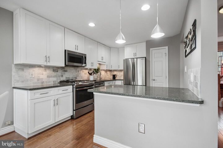 Property Photo:  20341 Ashcroft Terrace  VA 20165 