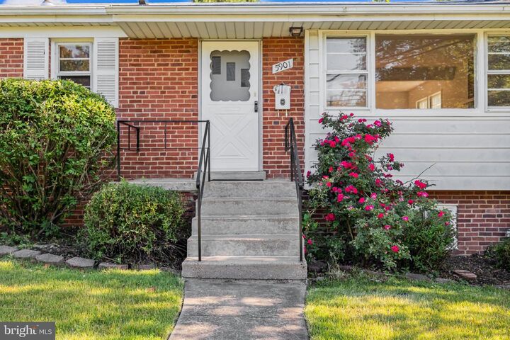 Property Photo: 5901 1st Street N VA 22203