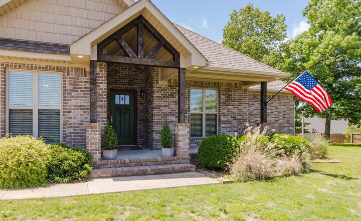 Property Photo:  201 Abby Ln  AR 72150 