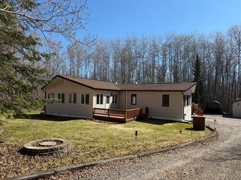 Property Photo:  3 Elizabeth Street  MB R0E 0C0 