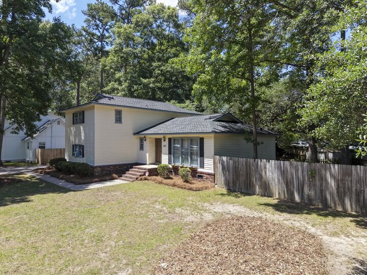 Property Photo: 207 Foxcroft Lane SC 29485