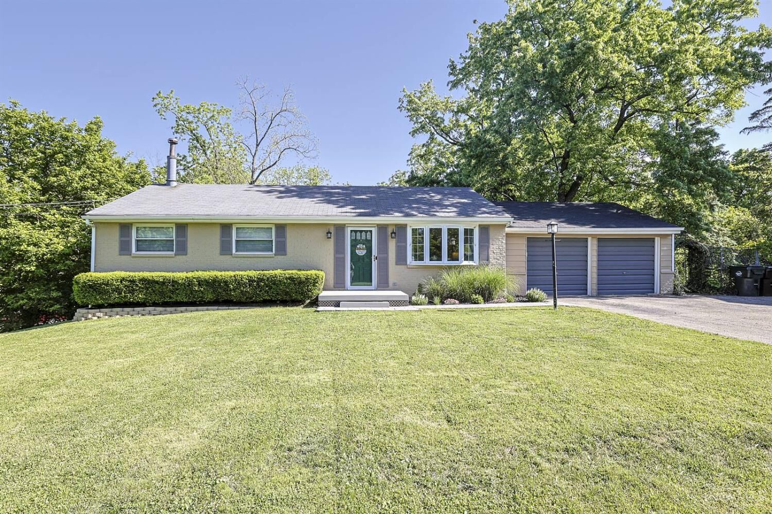 Property Photo:  5310 E Kemper Road  OH 45241 