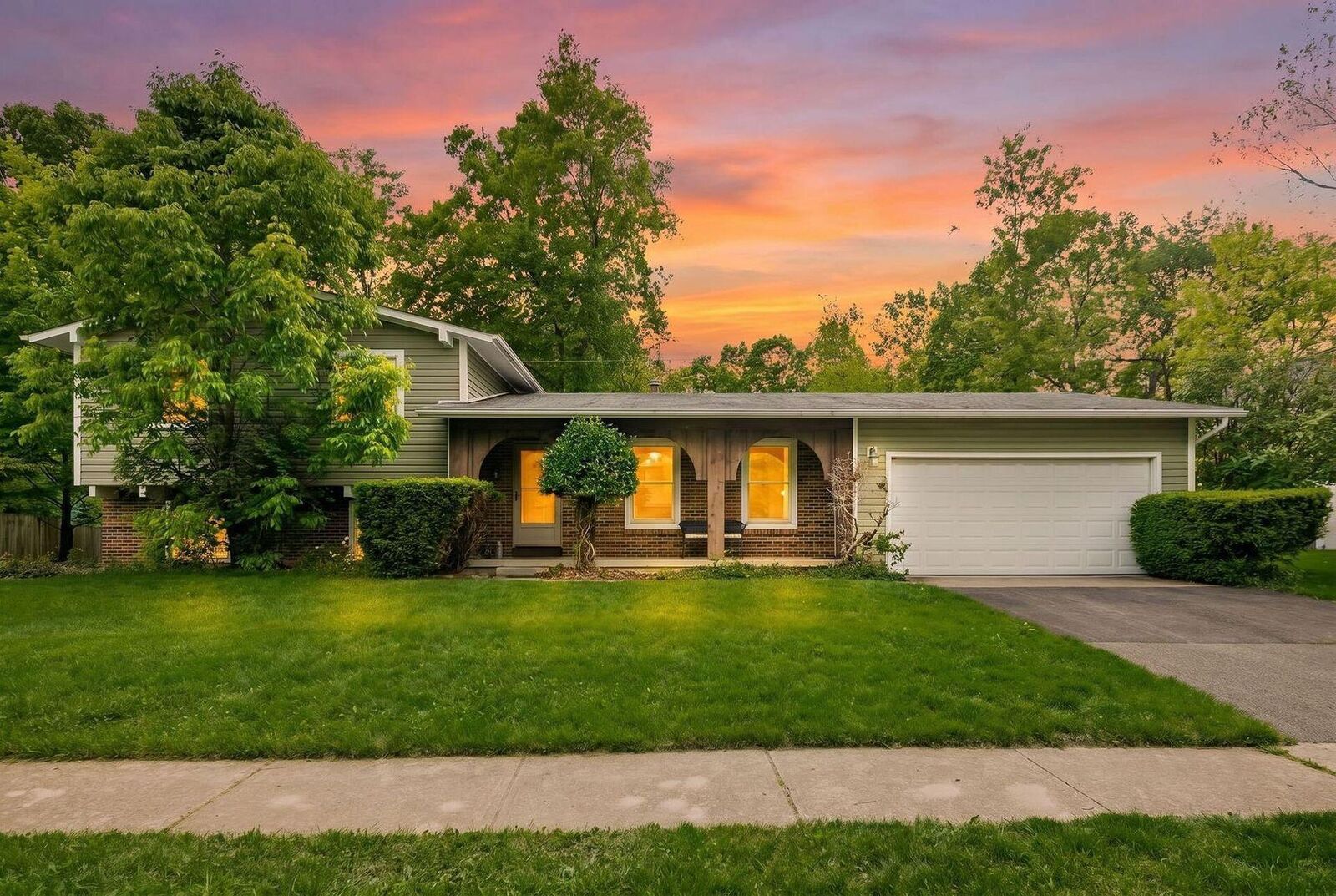 Property Photo: 5725 Aspendale Drive OH 43235