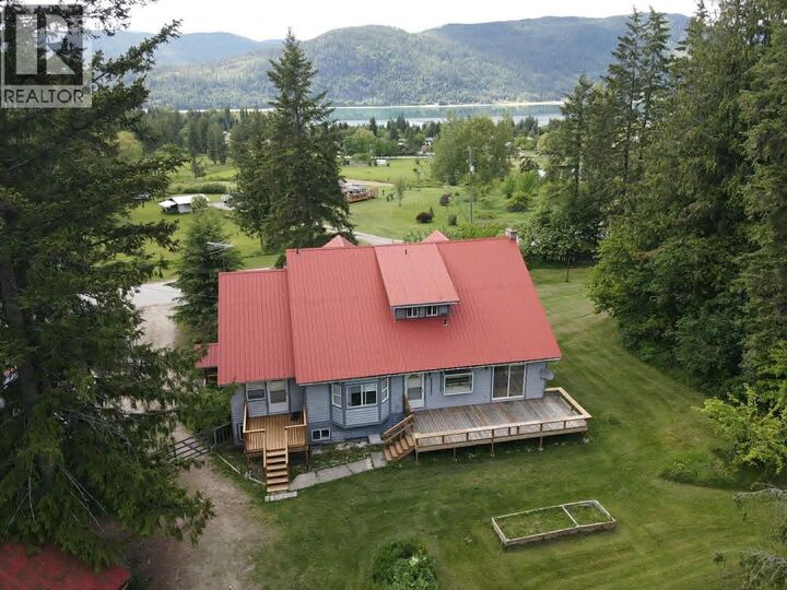 Property Photo: 561 Willow Street BC V0G 1J0