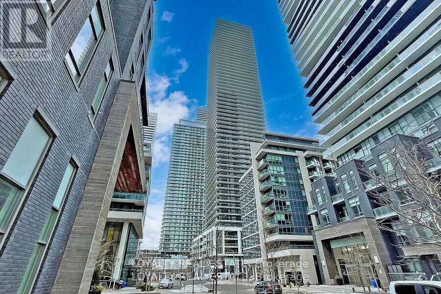 Property Photo:  70 Annie Craig Drive 2602  ON M8V 0C4 