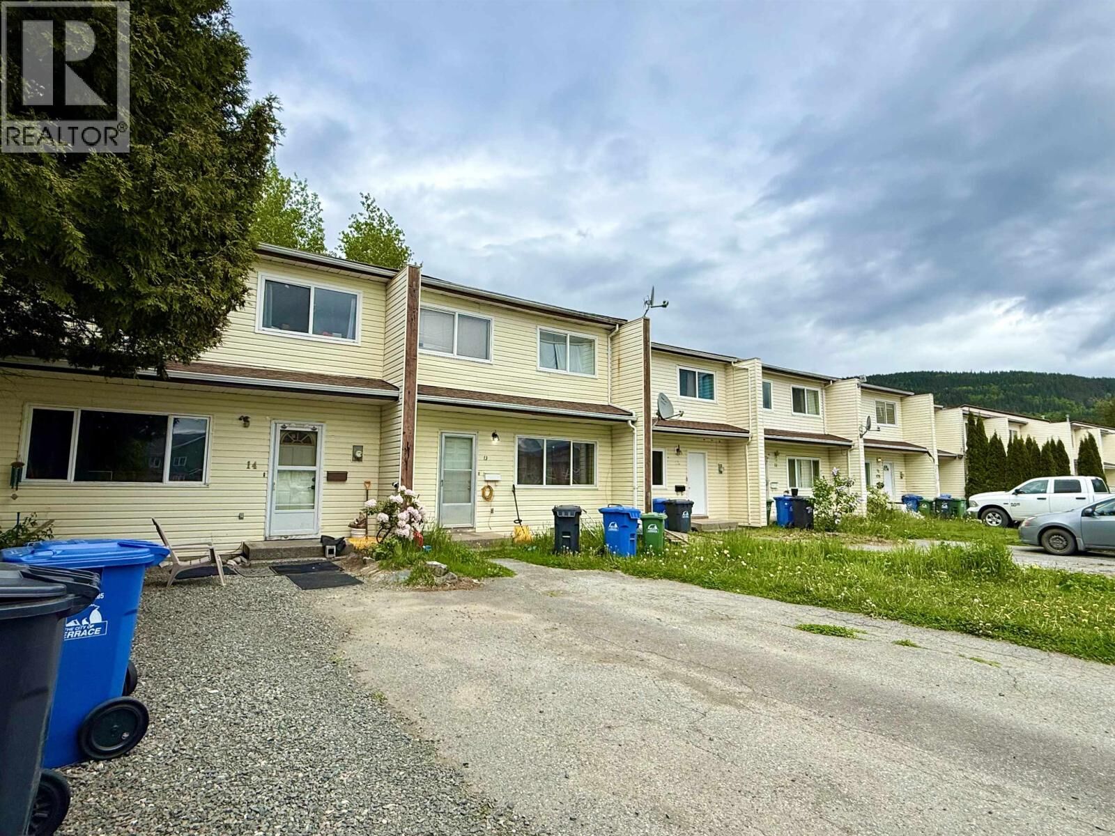 Property Photo:  4714 Davis Avenue 14  BC V8G 1X9 