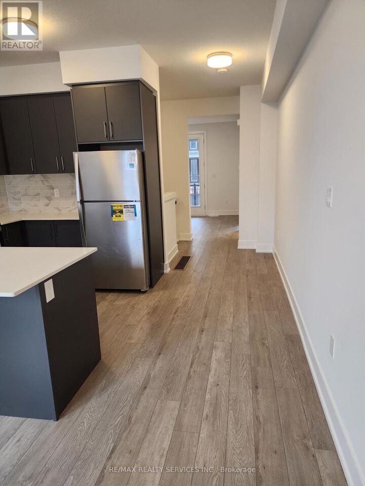 Property Photo:  99 Roger Street 33  ON N2J 0G1 