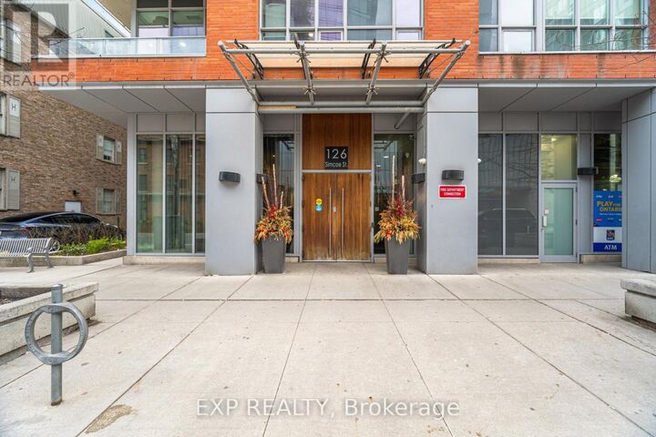 Property Photo:  126 Simcoe Street 1907  ON M5H 4E6 