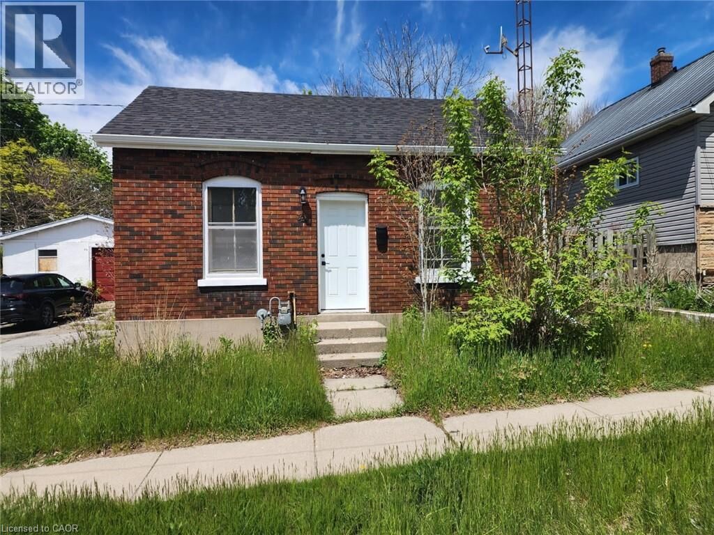 Property Photo:  32 Niagara Street  ON N3R 4E2 