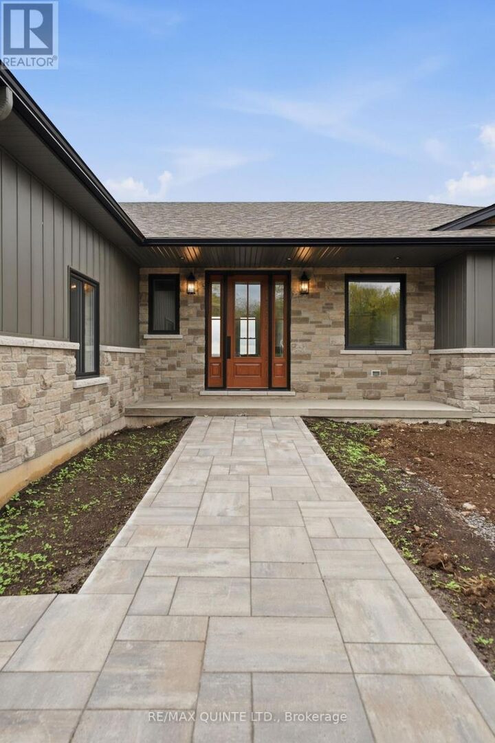 Property Photo:  2501 Harmony Road  ON K8N 4Z6 