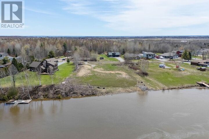 Property Photo:  515 Champagne Pin 490860185  ON P2B 2L9 