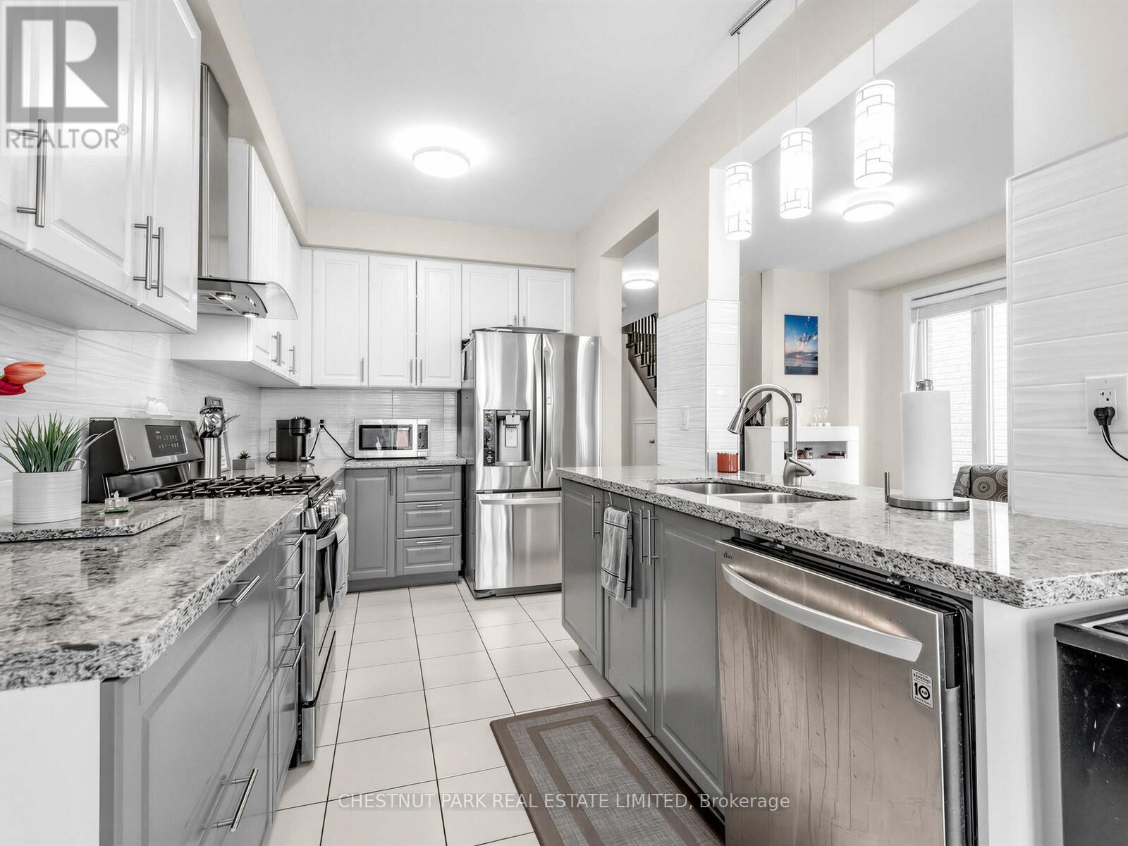 Property Photo:  11 Constable Street  ON L4G 1B7 